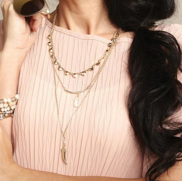 Clear Cut Necklace - Picture 2 of 4